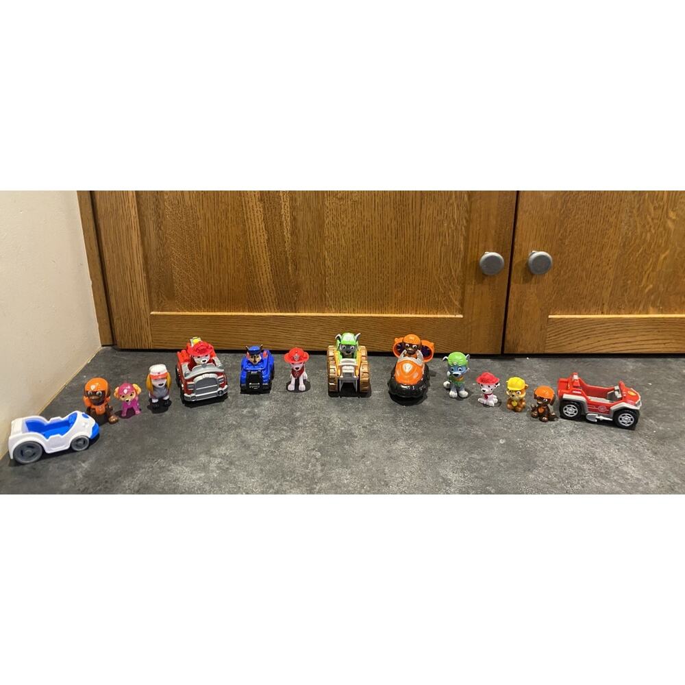 Spin Master Paw Patrol Mixed Figure Lot Of 14